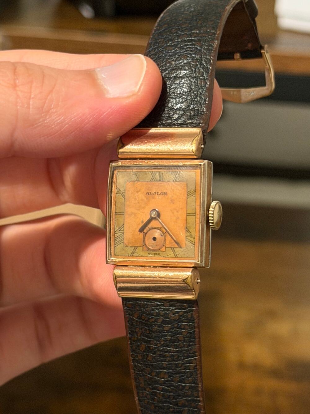 Avalon Swiss 17 Jewels Manual Wind Gold-Tone Square Watch